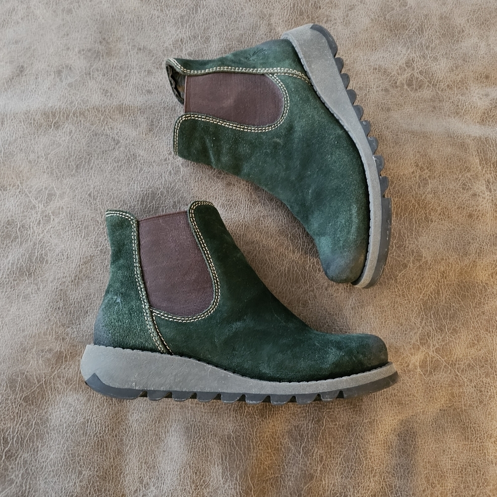 Fly London Salv Chelsea Boots